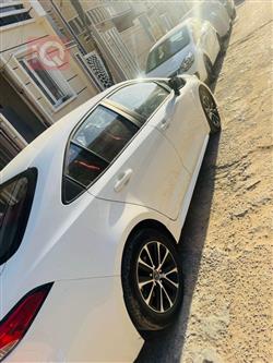 تۆیۆتا کۆرۆلا